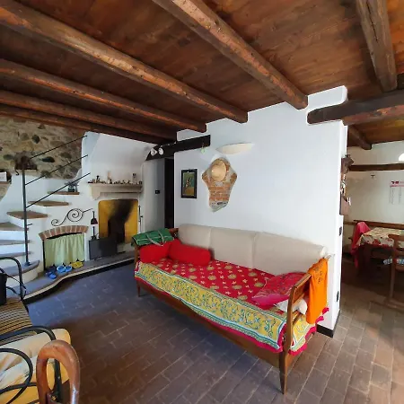 Alluring Holiday In With Garden Hébergement de vacances *